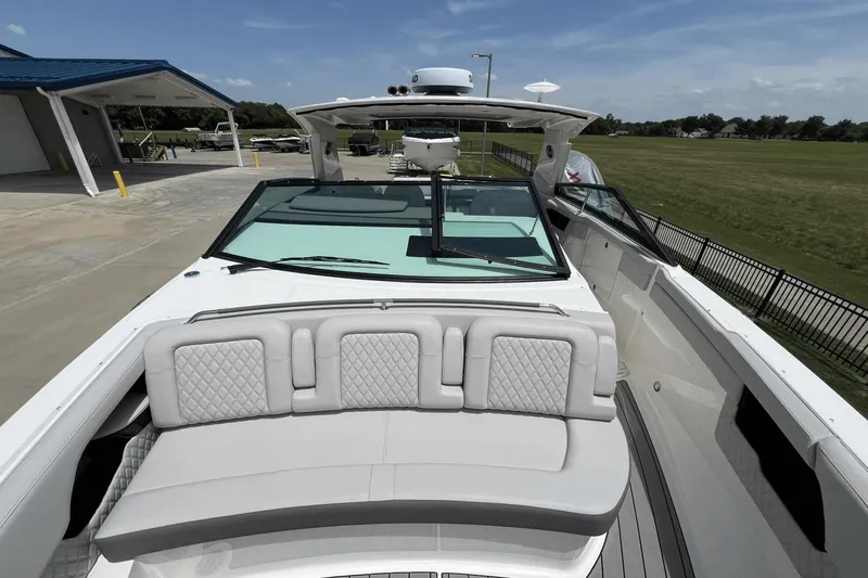 Slx 400 Yacht Photos Pics 