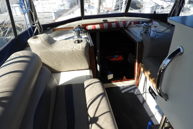  Yacht Photos Pics Interior of 2008 Carver 41 Cockpit Motor Yacht with seating and helm area.