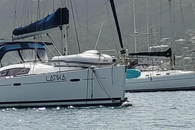 Beneteau Oceanis 43