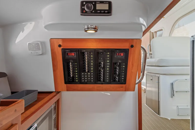 Sweet J Yacht Photos Pics 