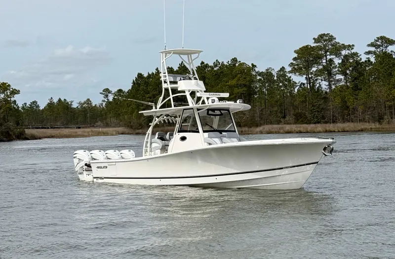 Steel Hook'n Yacht Photos Pics 