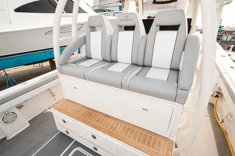 Steel Hook'n Yacht Photos Pics 2019 Regulator 41 CC- STEEL HOOK'N- Cockpit Seating