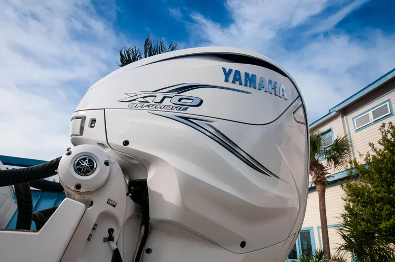 Steel Hook'n Yacht Photos Pics 