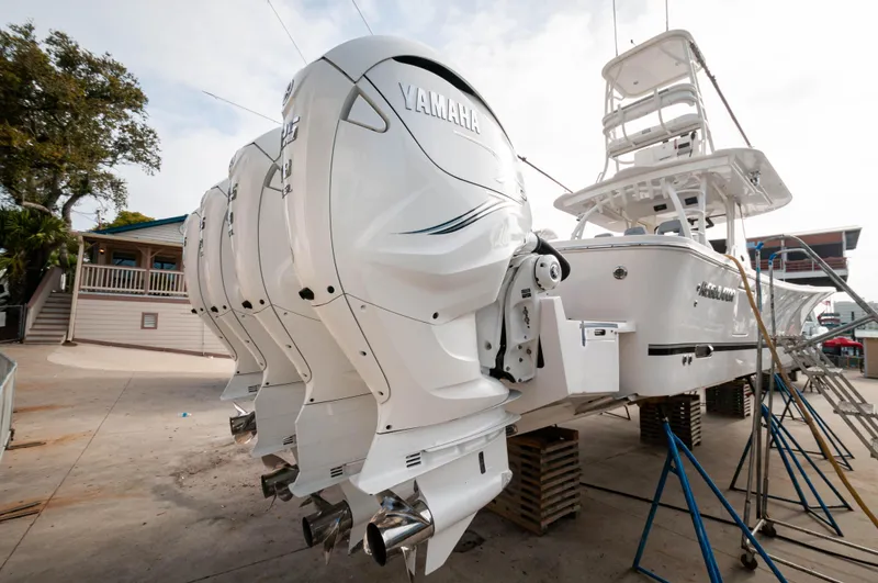 Steel Hook'n Yacht Photos Pics 