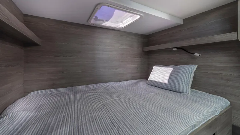 Au Natural Yacht Photos Pics 