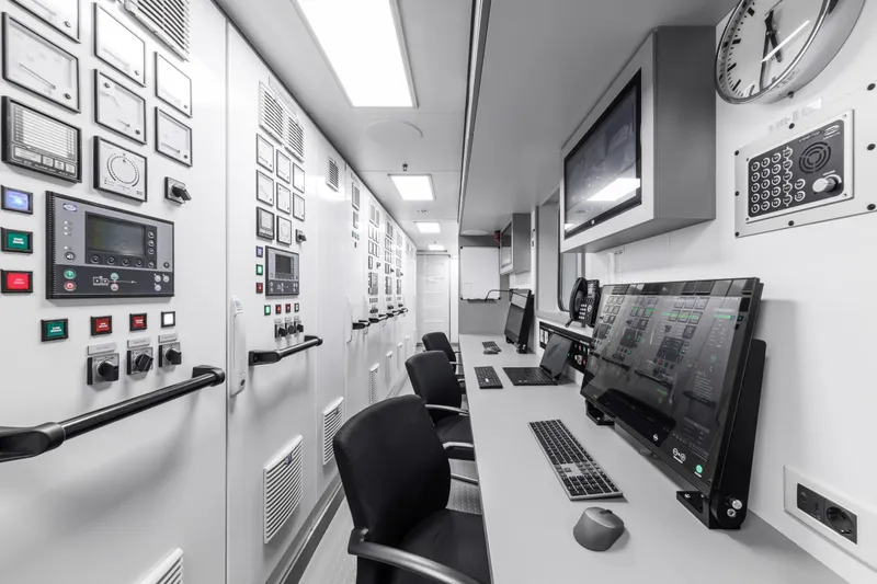 H3 Yacht Photos Pics 