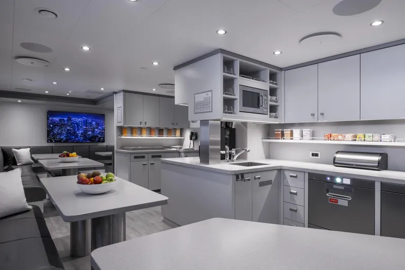 H3 Yacht Photos Pics 