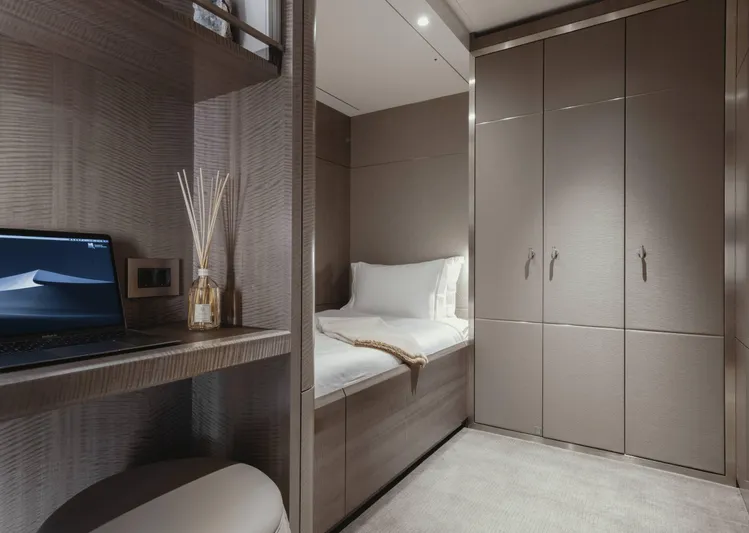 H3 Yacht Photos Pics 