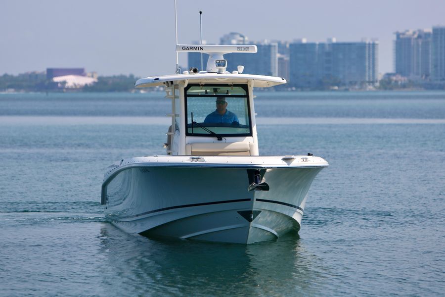 2019 Boston Whaler 330 Outrage