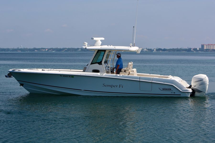 2019 Boston Whaler 330 Outrage