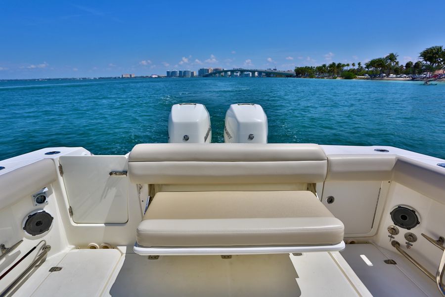 2019 Boston Whaler 330 Outrage