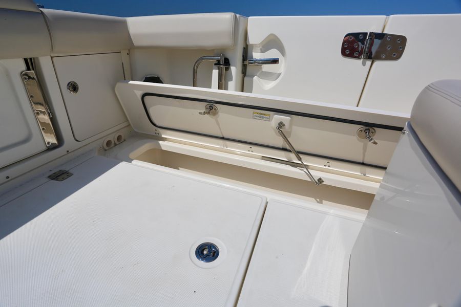 2019 Boston Whaler 330 Outrage