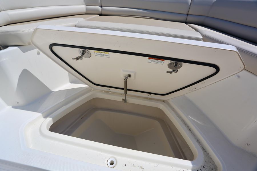 2019 Boston Whaler 330 Outrage