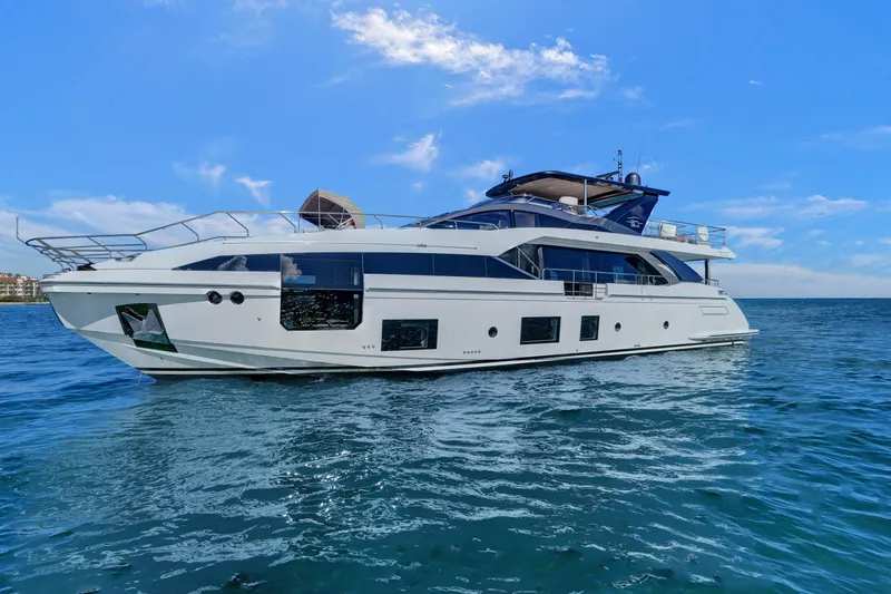Enchante Yacht Photos Pics 