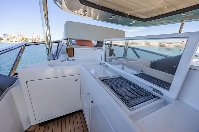 Enchante Yacht Photos Pics Grill, Sink, Icemaker, Fridge - Fly Bridge