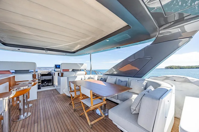 Enchante Yacht Photos Pics Large Fly Bridge Lounge