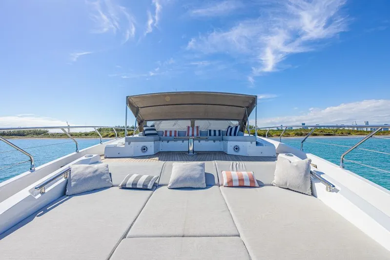 Enchante Yacht Photos Pics Large Foward Sun Pad