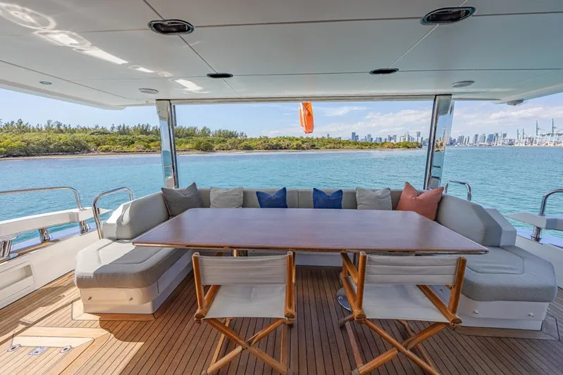 Enchante Yacht Photos Pics Aft Cockpit Lounge