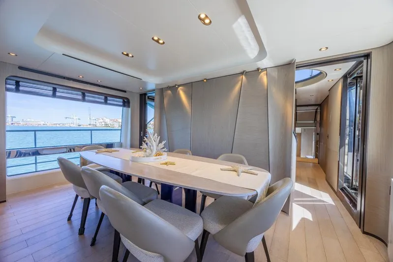 Enchante Yacht Photos Pics Dining Area