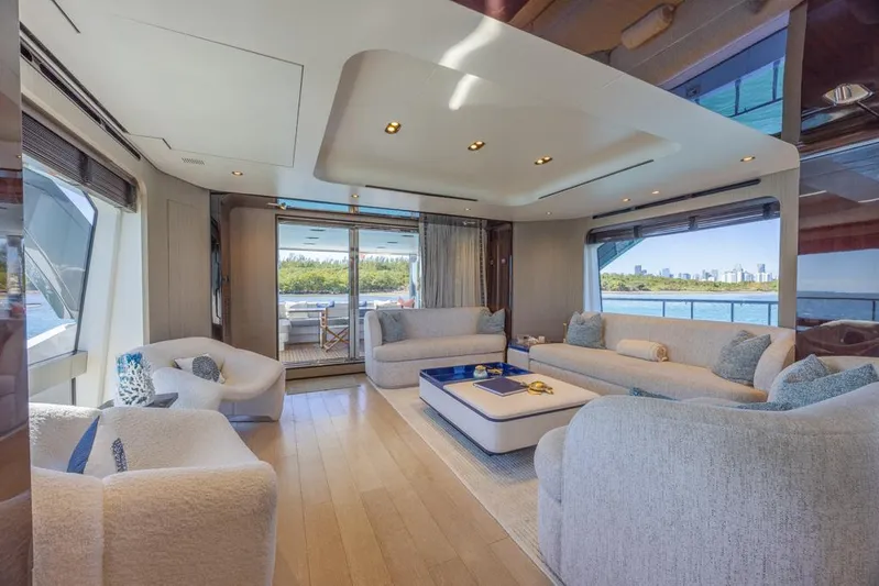 Enchante Yacht Photos Pics Main Salon