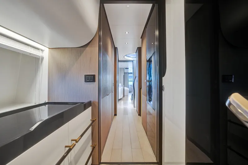 Enchante Yacht Photos Pics Foward Passageway - Main Deck