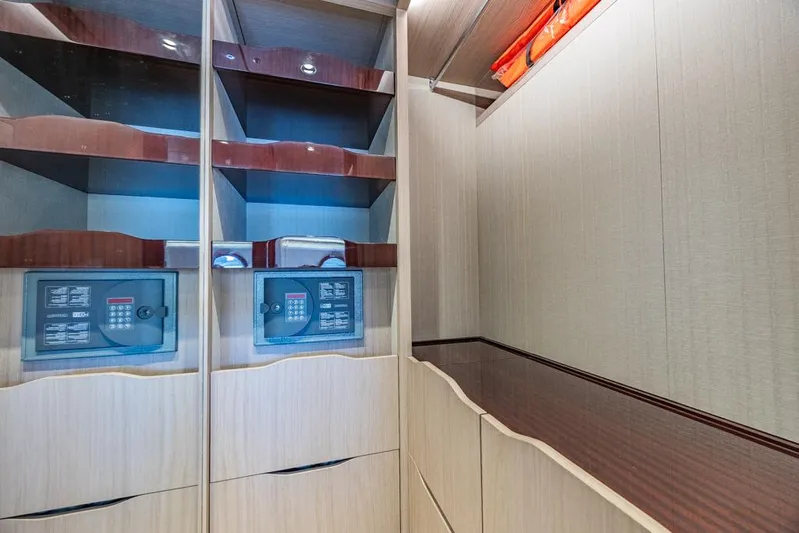 Enchante Yacht Photos Pics Large Closet - Foward Passageway