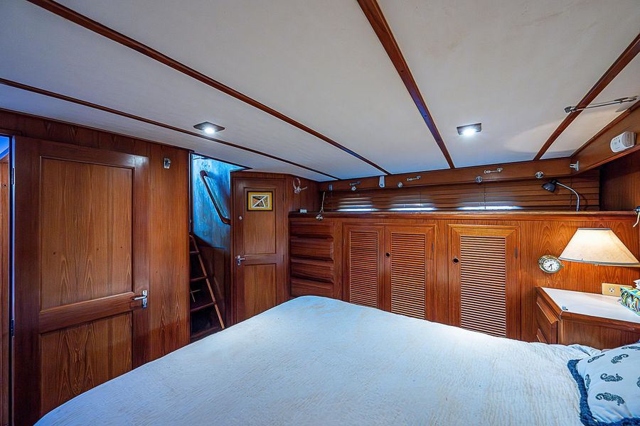 2004 DeFever 49 Pilothouse