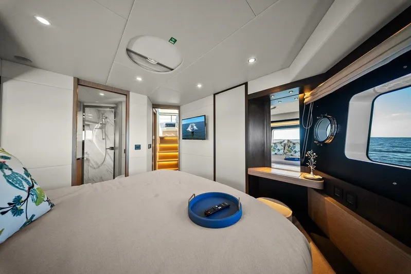 T'nt' IV Yacht Photos Pics 2025 Absolute 48 Navetta - Stateroom