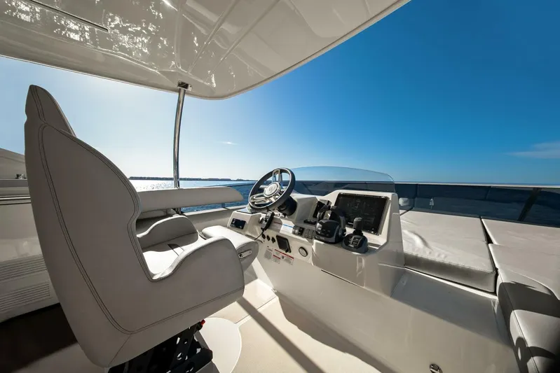 T'nt' IV Yacht Photos Pics 2025 Absolute 48 Navetta - Flybridge Helm