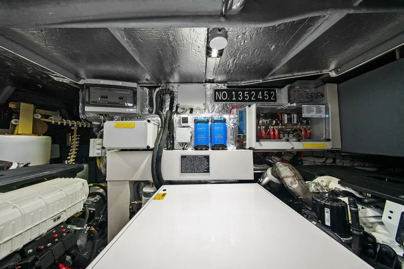 T'nt' IV Yacht Photos Pics 2025 Absolute 48 Navetta - Engine Room