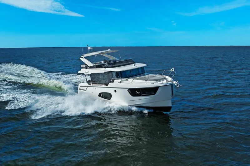 T'nt' IV Yacht Photos Pics 2025 Absolute 48 Navetta - Profile