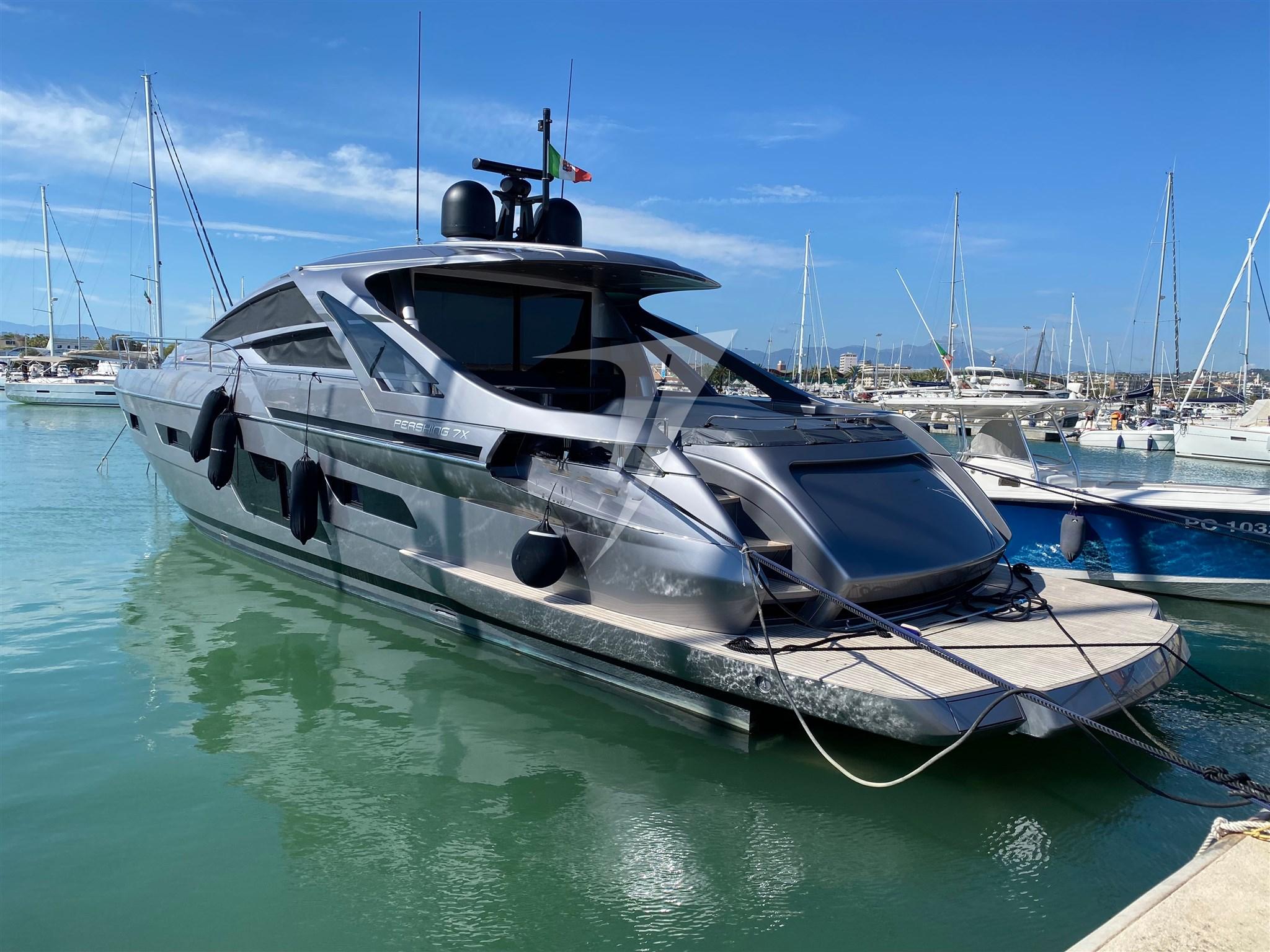 yacht pershing in vendita