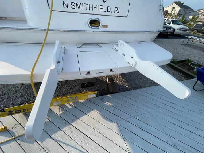  Yacht Photos Pics 2003 Sea Ray 400 Sedan Bridge boat with extended swim platform in North Smithfield, RI.