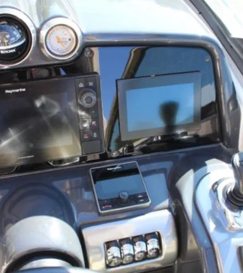  Yacht Photos Pics Dashboard of 2020 Formula 350 Sun Sport with navigation and control panels.