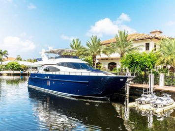 West Palm Beach Visitors Guide - Galati Yachts