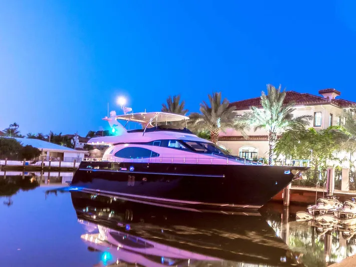 Nueva Ola Yacht Photos Pics 