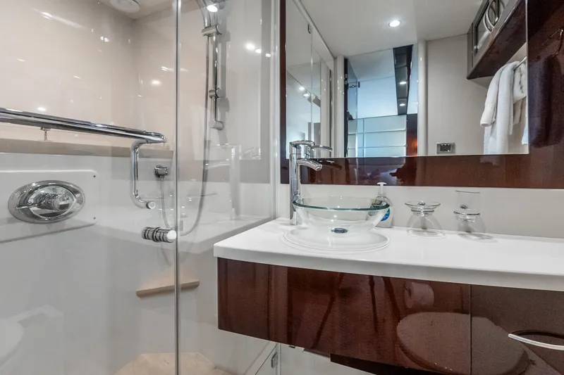 Latitude Yacht Photos Pics 