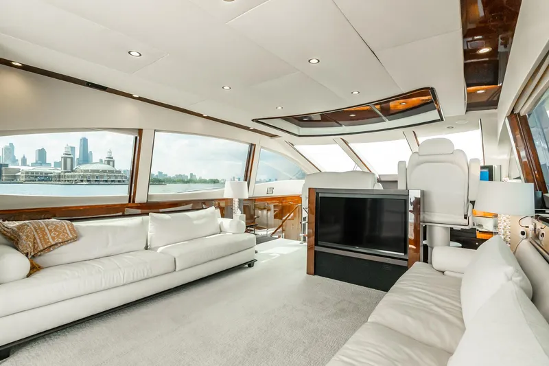 Latitude Yacht Photos Pics 