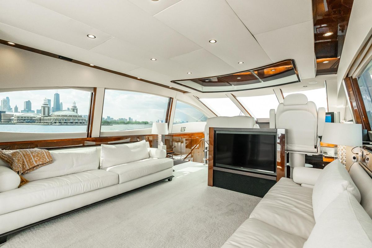 2010 Lazzara 75 