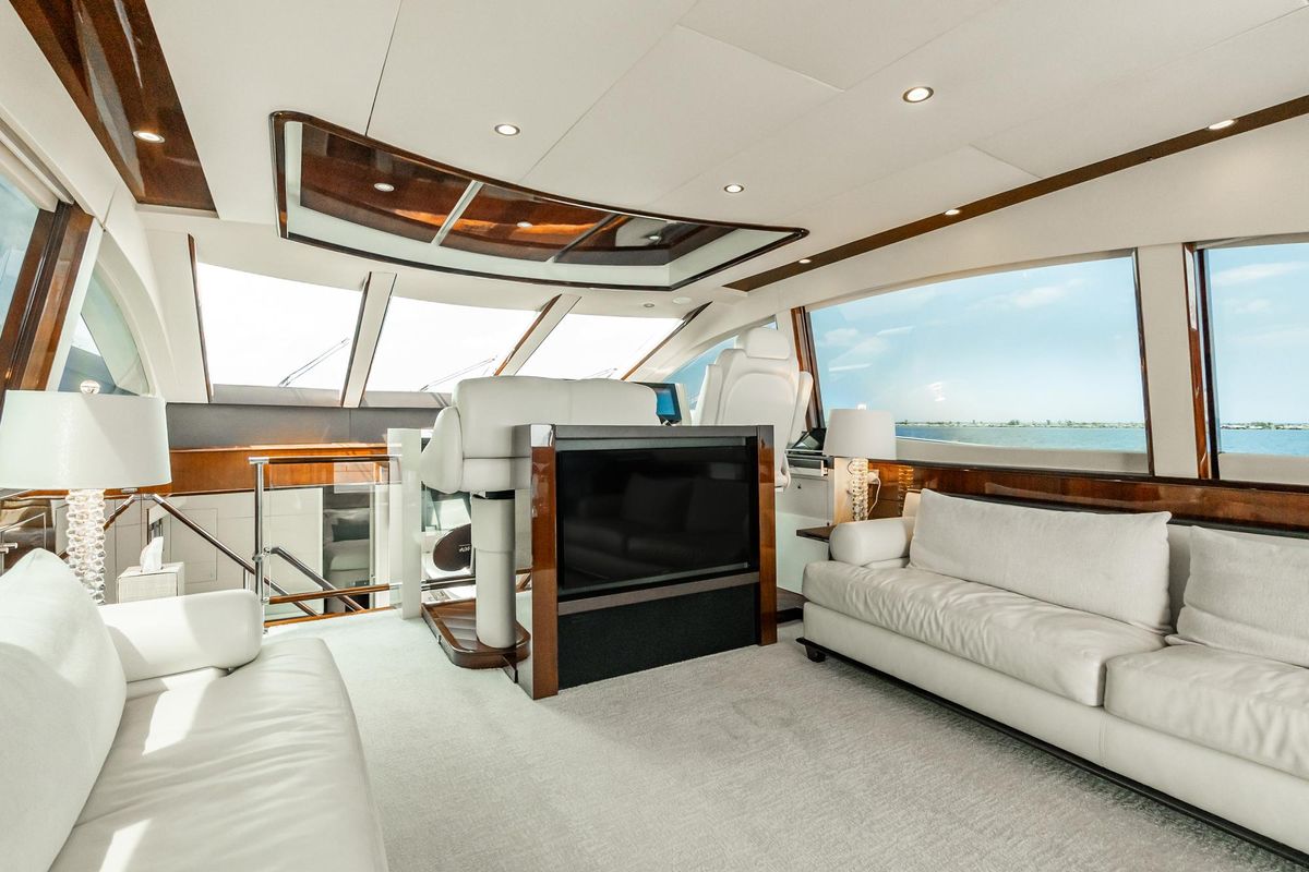 2010 Lazzara 75 