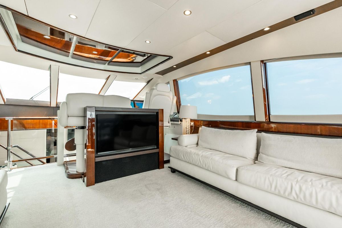 2010 Lazzara 75 