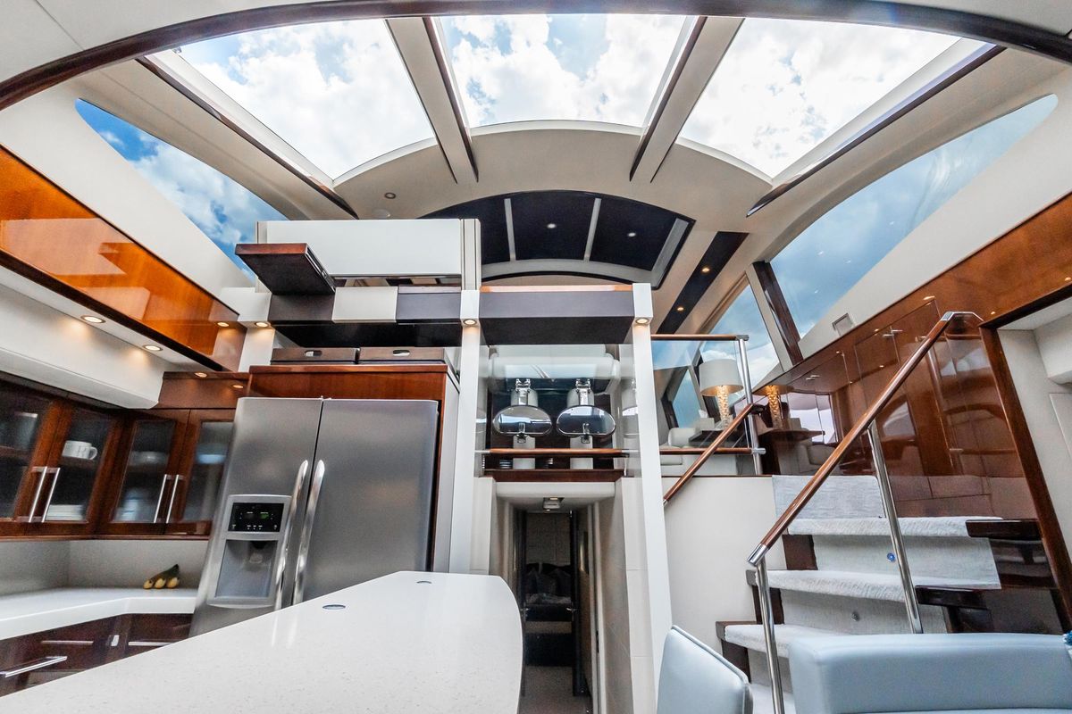 2010 Lazzara 75 