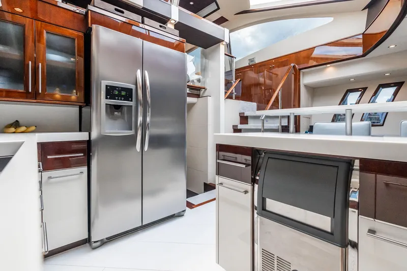 Latitude Yacht Photos Pics 