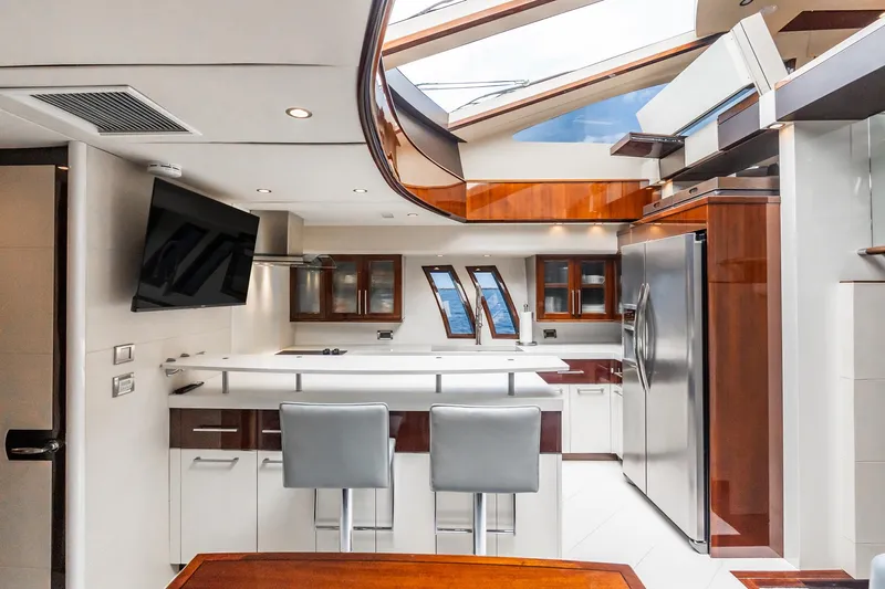 Latitude Yacht Photos Pics 