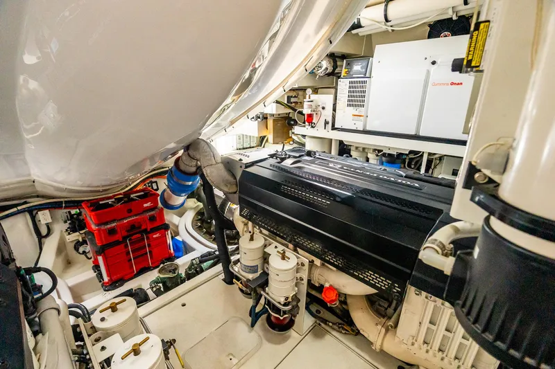 Latitude Yacht Photos Pics 