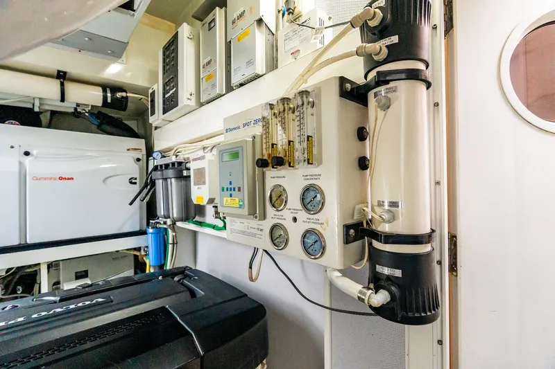 Latitude Yacht Photos Pics 