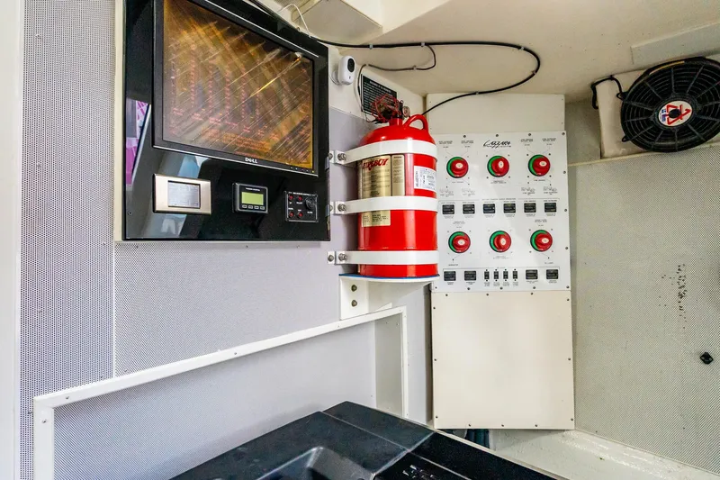 Latitude Yacht Photos Pics 