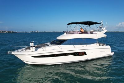 Yacht