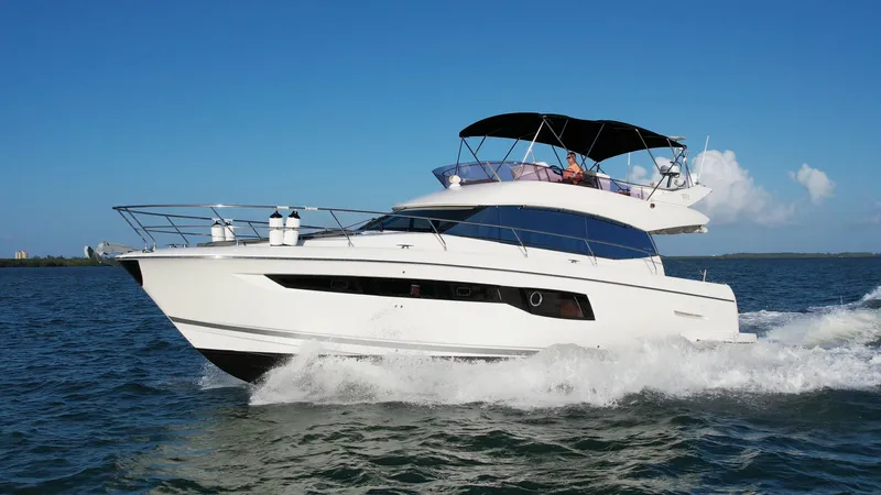 Prestige 50 Fly New Pods Yacht Photos Pics 