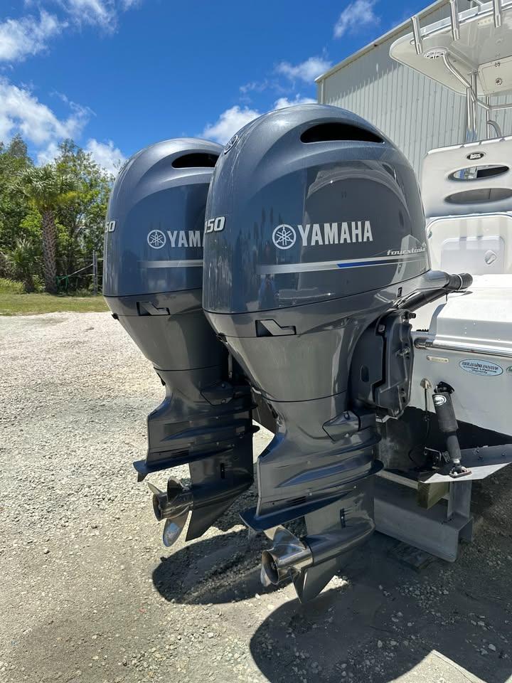 Twin Yamaha outboard motors on a 2018 Release 232 RX Center Console boat.